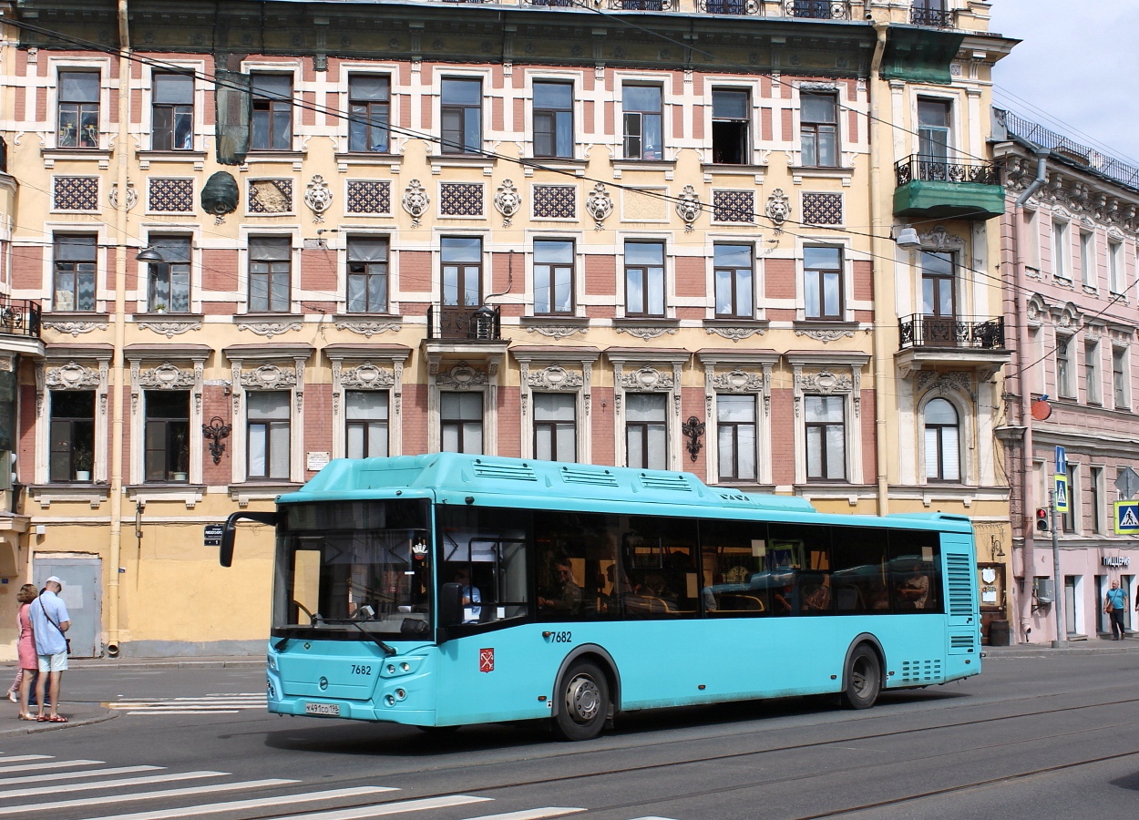 Санкт-Петербург, ЛиАЗ-5292.67 (CNG) № 7682