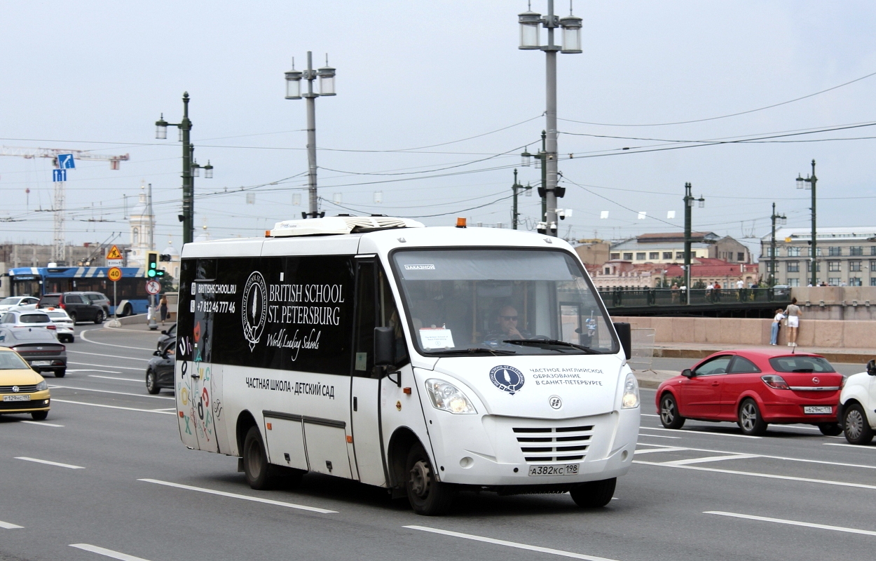 Санкт-Петербург, Неман-420224-11 № А 382 КС 198