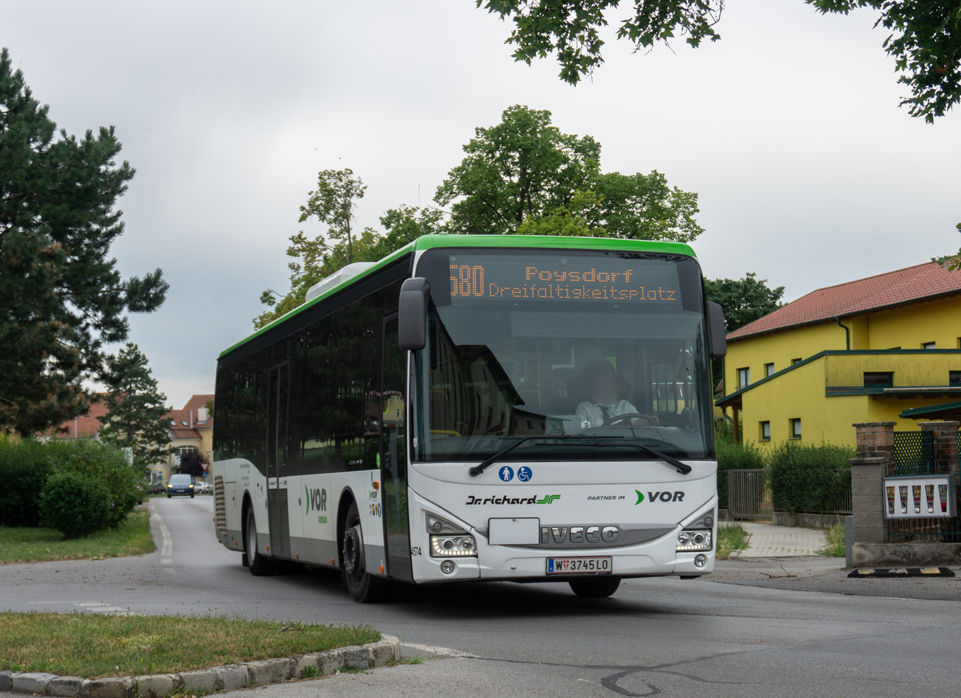 Österreich, IVECO Crossway LE LINE 12M Nr. 4574