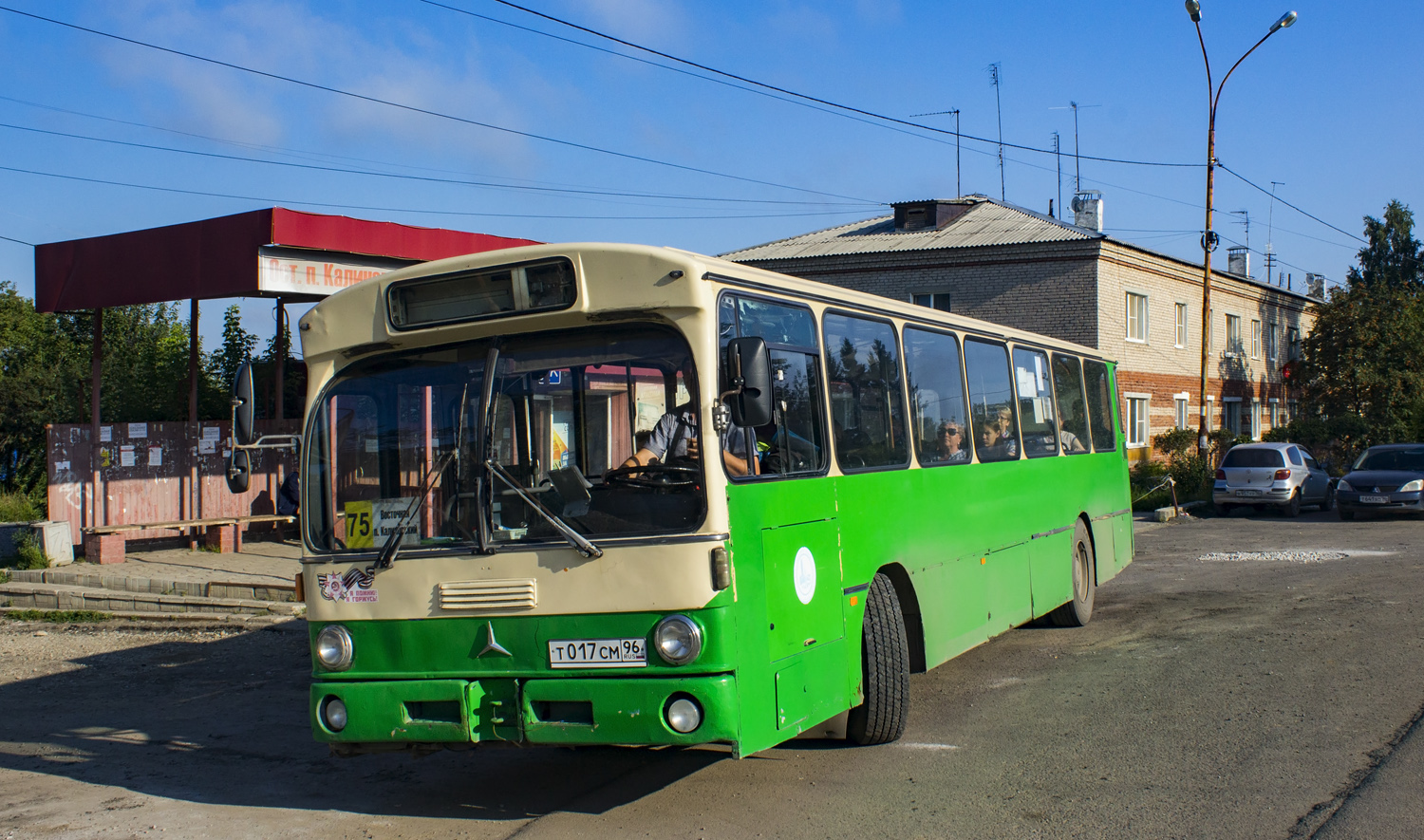 Свердловская область, Mercedes-Benz O305 № Т 017 СМ 96