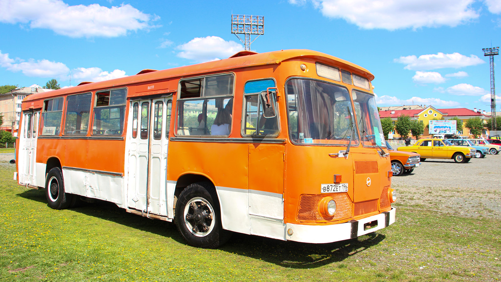 Свердловская область, ЛиАЗ-677МБ № В 872 ЕТ 196