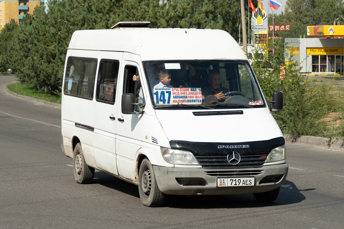 Кыргызстан, Mercedes-Benz Sprinter W901/W902 211CDI № 01 719 AES