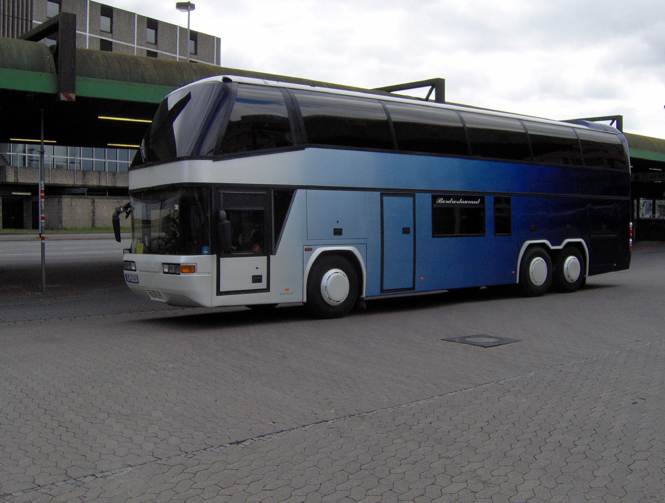 Нижняя Саксония, Neoplan N1117/3H Spaceliner № H-LP 949