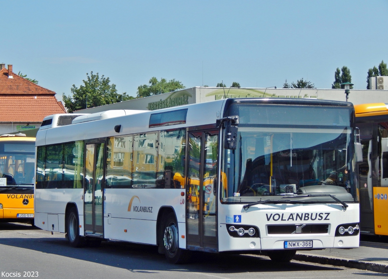 Венгрия, Volvo 7700 № NWX-366