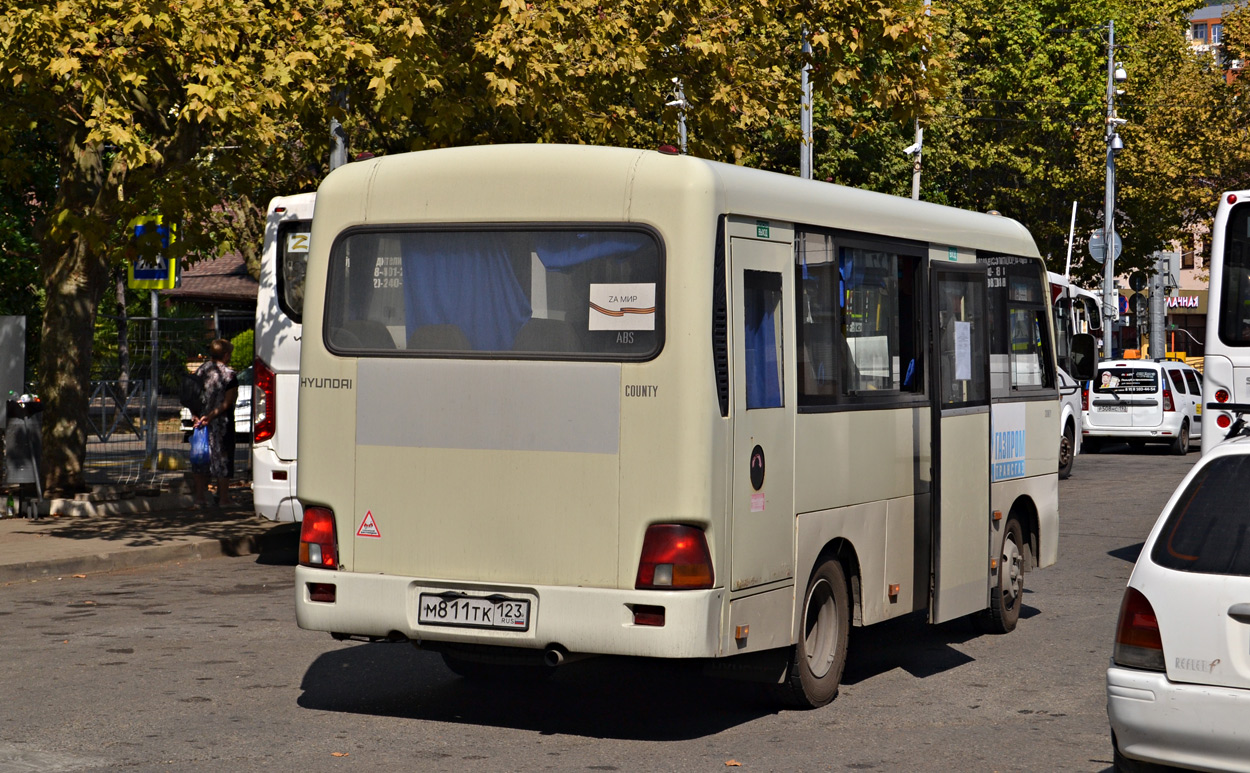 Краснодарский край, Hyundai County № М 811 ТК 123