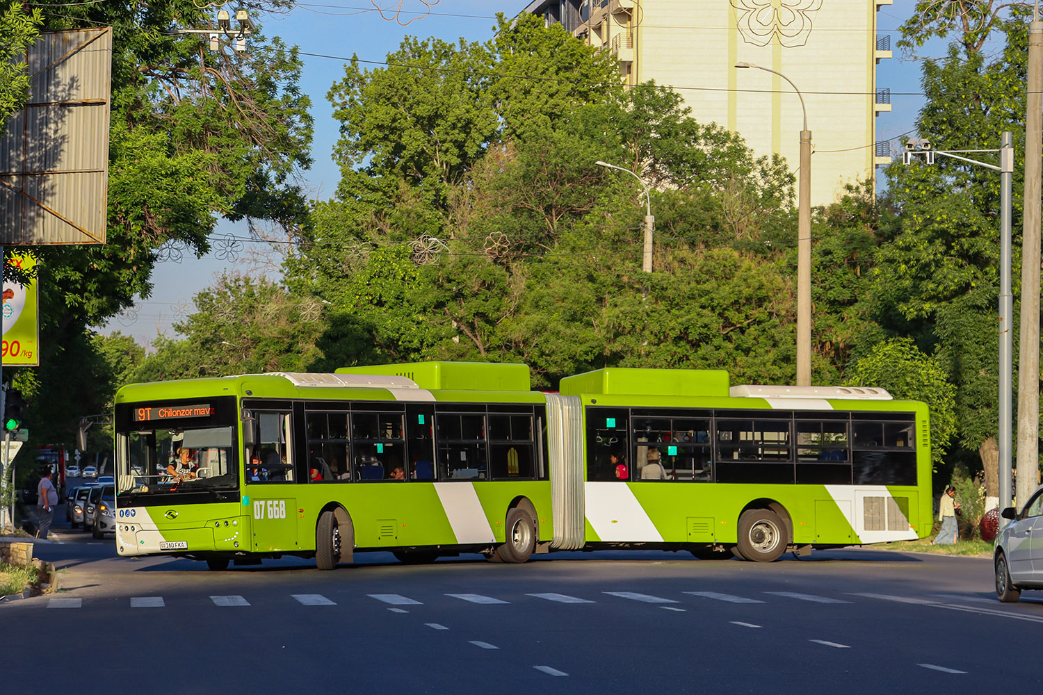 Узбекистан, King Long XMQ6180G № 07668