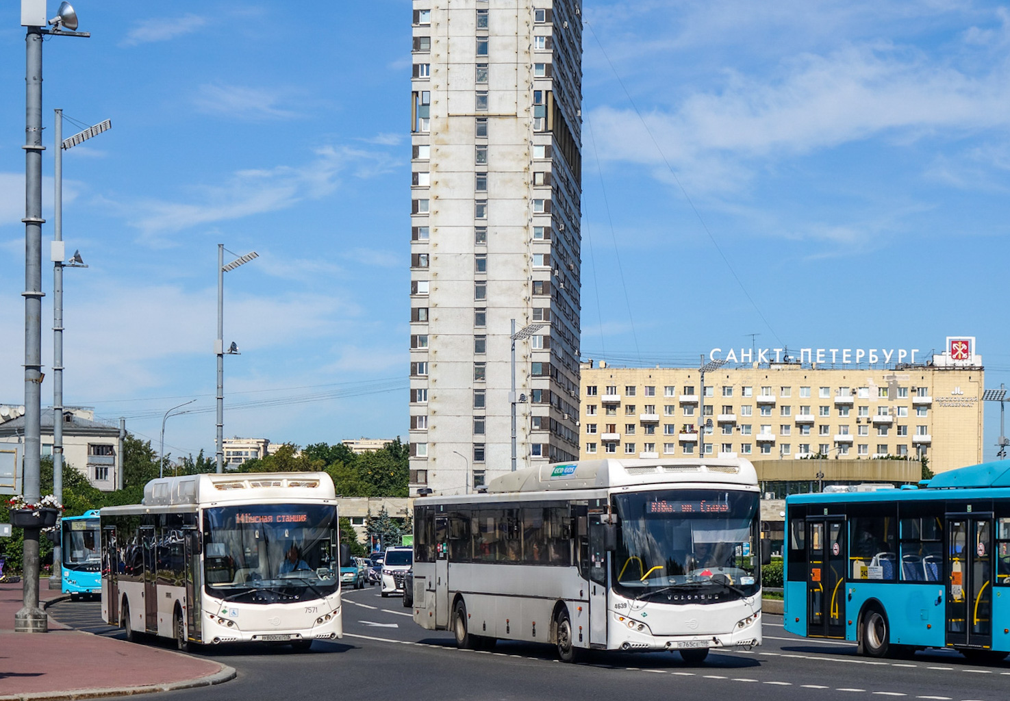 Санкт-Петербург, Volgabus-5270.G2 (CNG) № 7571; Ленинградская область, Volgabus-5285.G2 № 4639