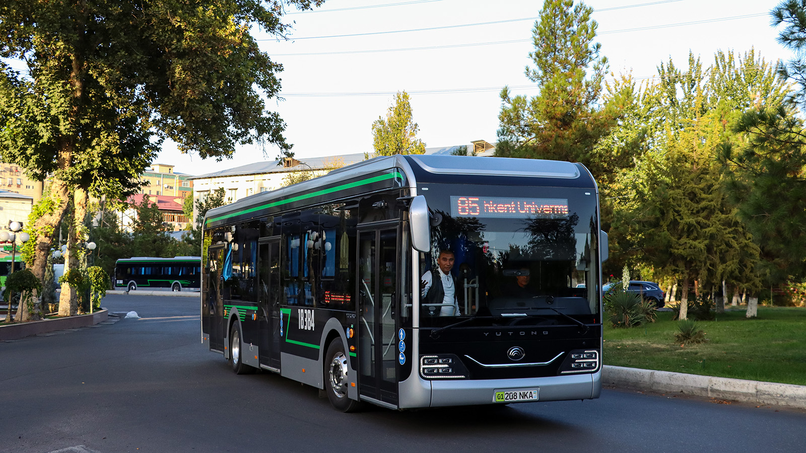 Узбекистан, Yutong ZK6126BEVG № 18384