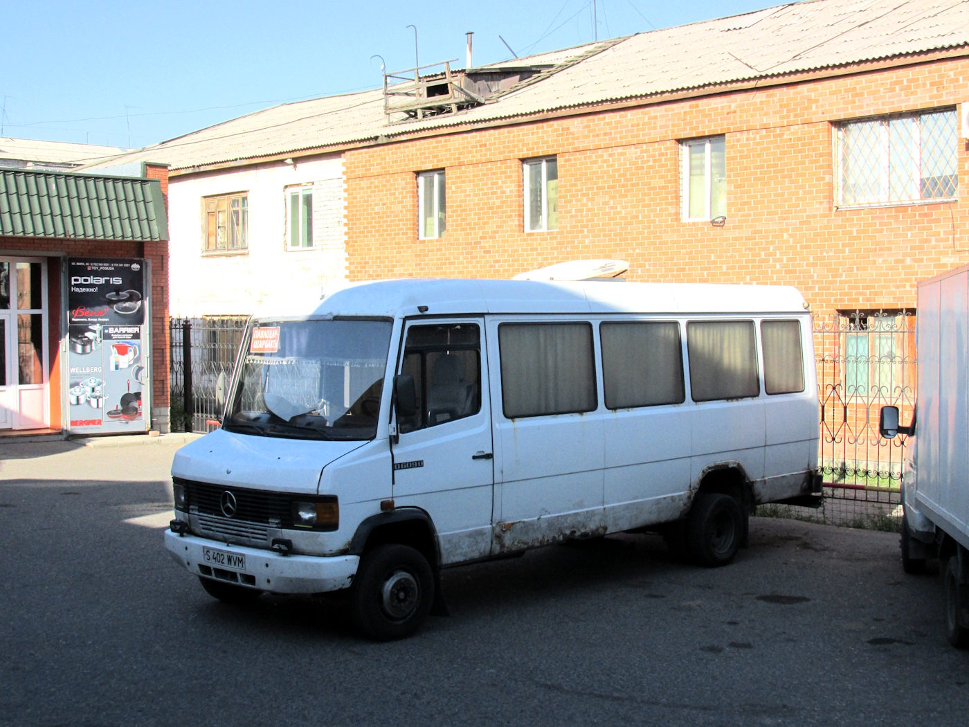 Павлодарская область, Mercedes-Benz T2 O609D № S 402 WVM