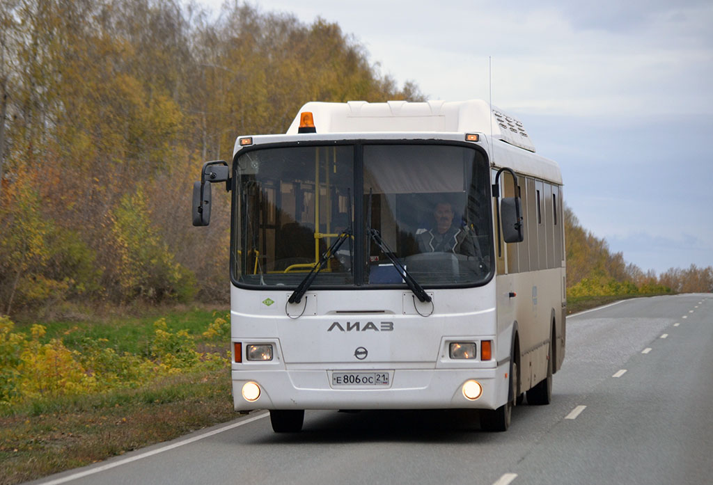 Чувашия, ЛиАЗ-5256.57-01 № Е 806 ОС 21