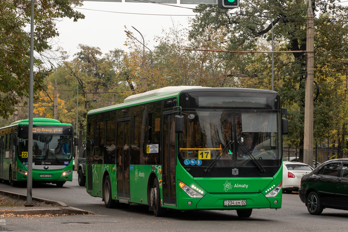 Алматы, Zhong Tong LCK6105HG № 234 EM 02