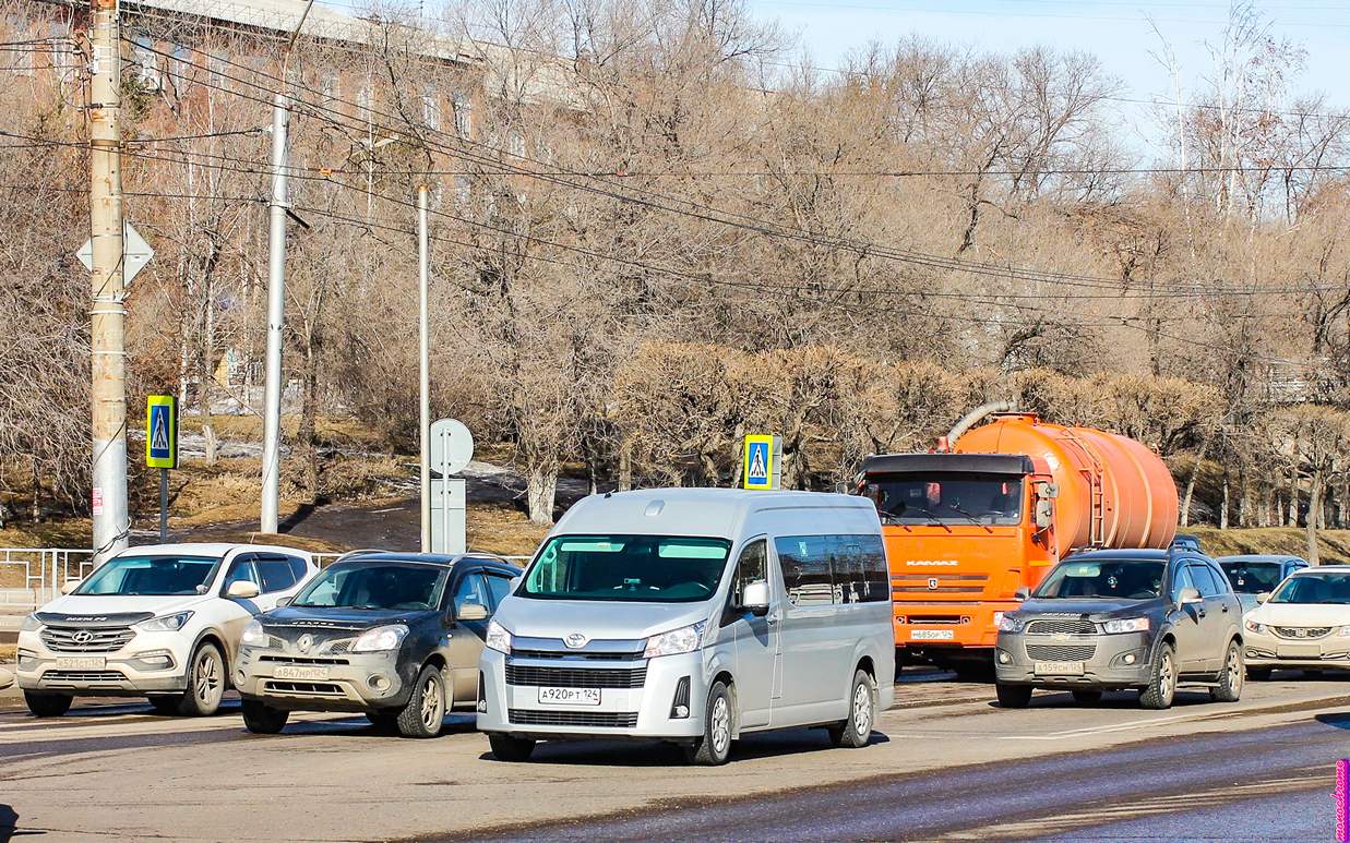 Красноярский край, Toyota HiAce GDH322L № А 920 РТ 124