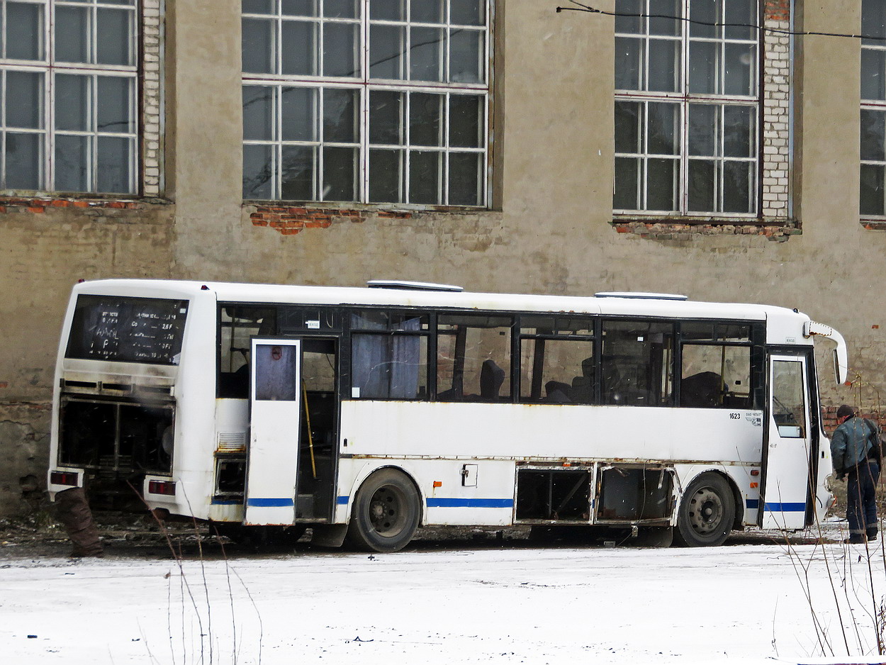 Кировская область, КАвЗ-4238-02 № х623