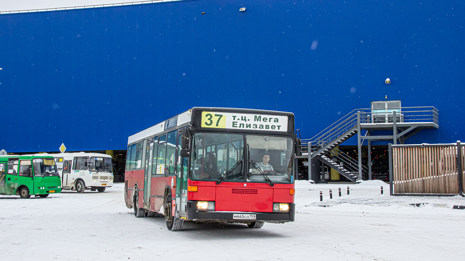 Свердловская область, Mercedes-Benz O405N2 № М 445 СО 159