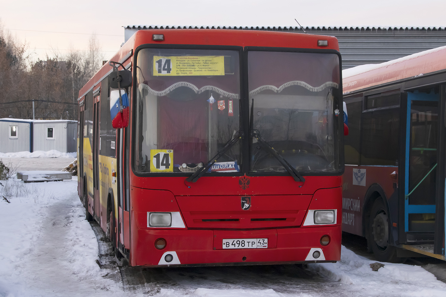 Кировская область, НефАЗ-5299-30-22 № В 498 ТР 43