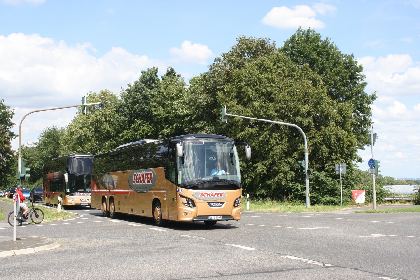 Северный Рейн-Вестфалия, VDL Futura FDD2 (все) № EU-S 8319; Северный Рейн-Вестфалия, VDL Futura FHD2-139.440 № EU-S 2961