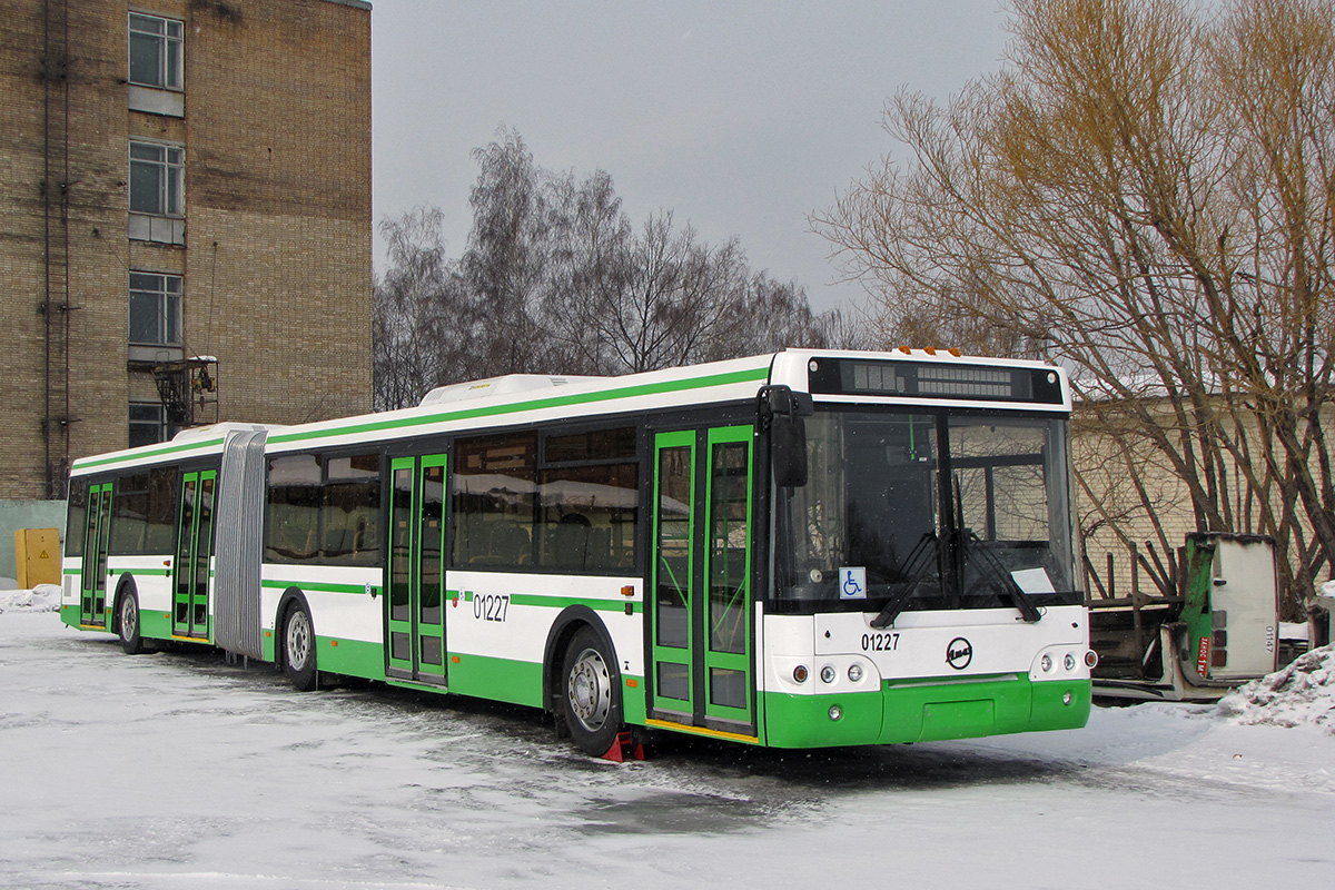 Москва, ЛиАЗ-6213.21 № 01227