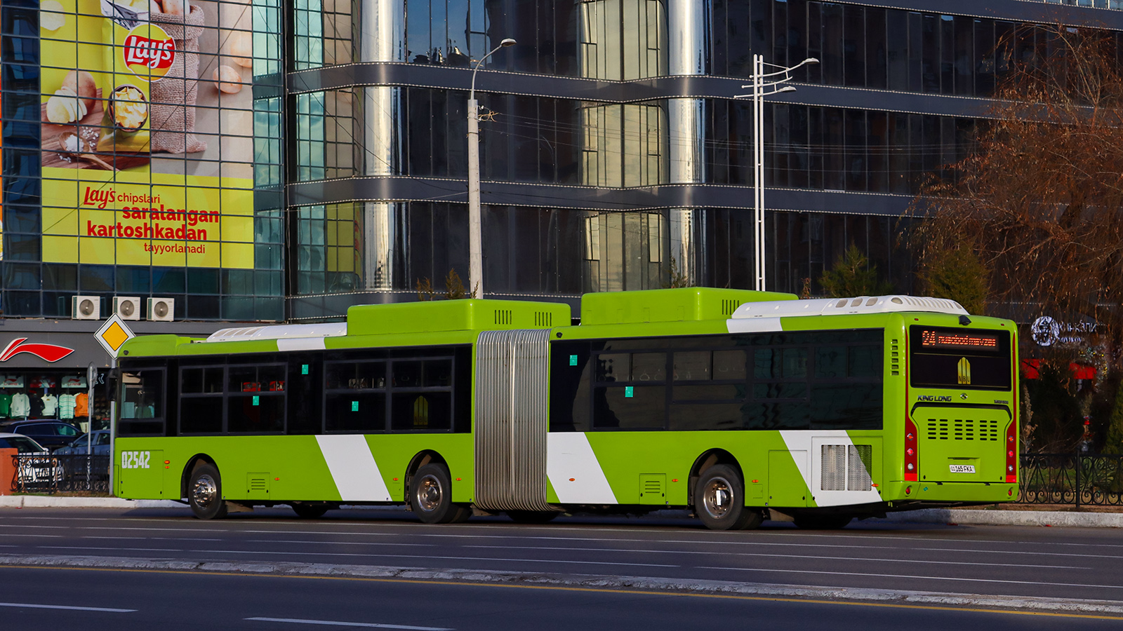 Узбекистан, King Long XMQ6180G № 02542