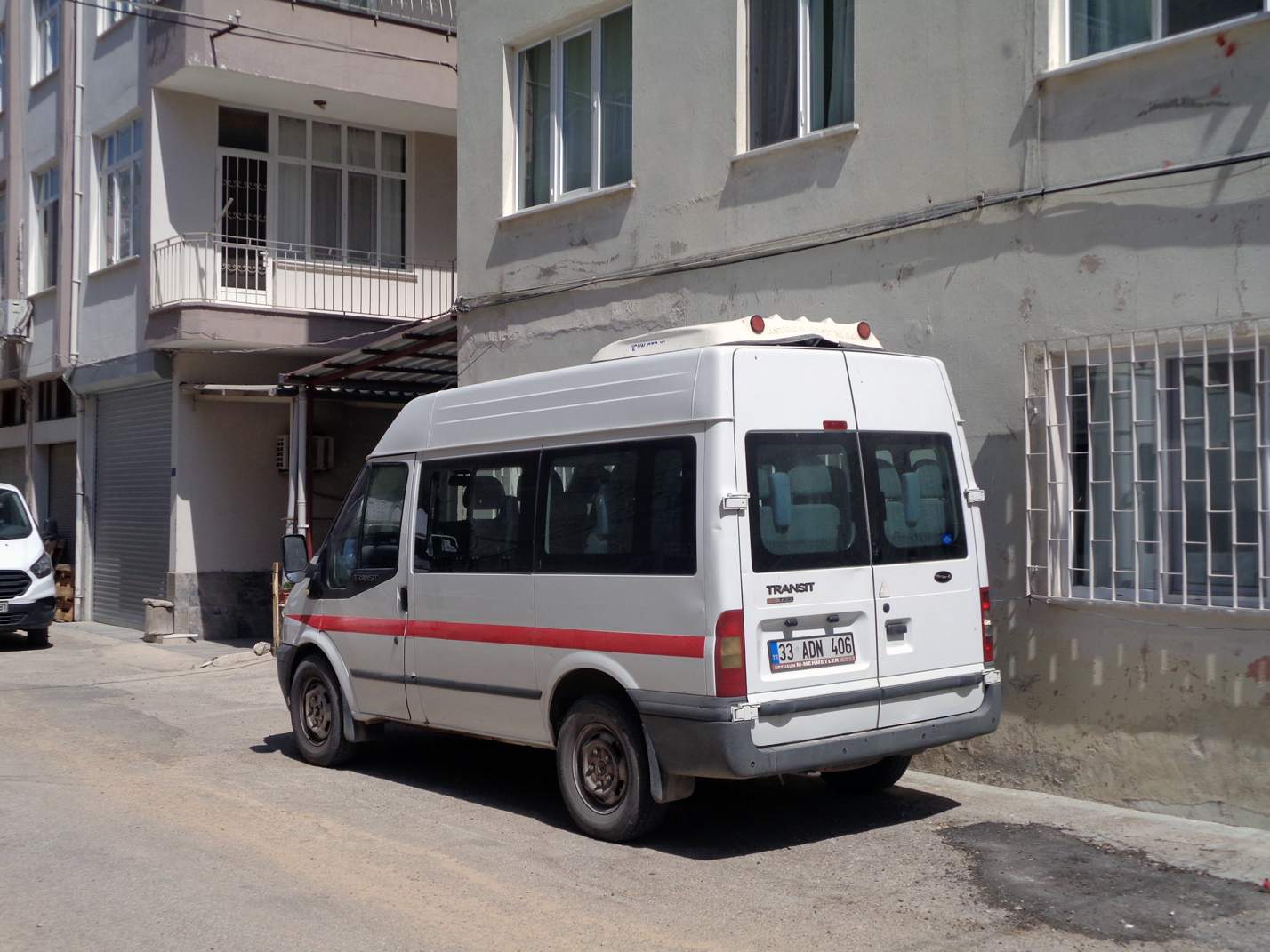 Turecko, Ford Transit č. 33 ADN 406