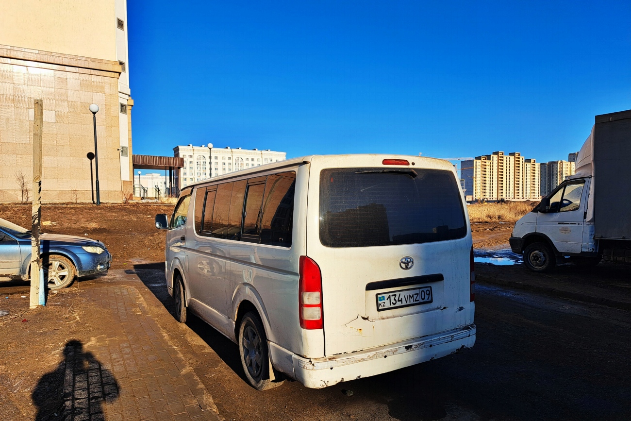 Карагандинская область, Toyota HiAce KDH202L № 134 VMZ 09