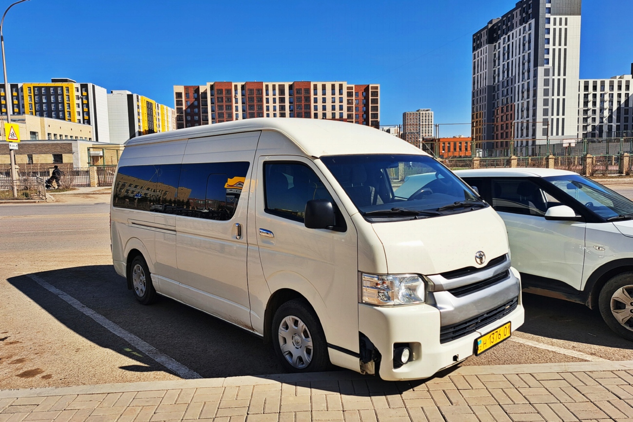 Астана, Toyota HiAce TRH223L № H 1376 01