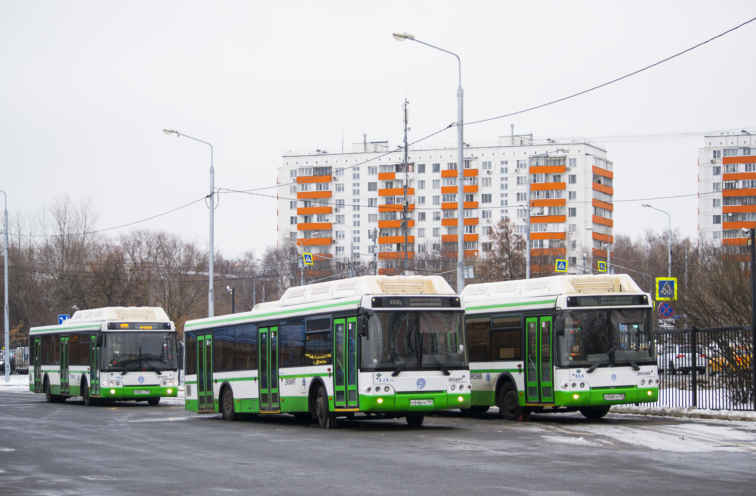 Москва, ЛиАЗ-5292.71 № 190902; Москва, ЛиАЗ-5292.71 № 190697