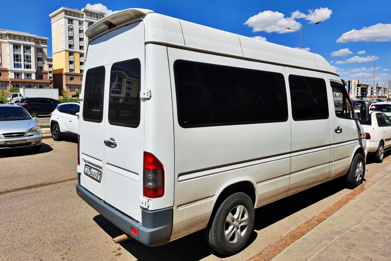 Астана, Mercedes-Benz Sprinter W901/W902 211CDI № 275 AJV 01