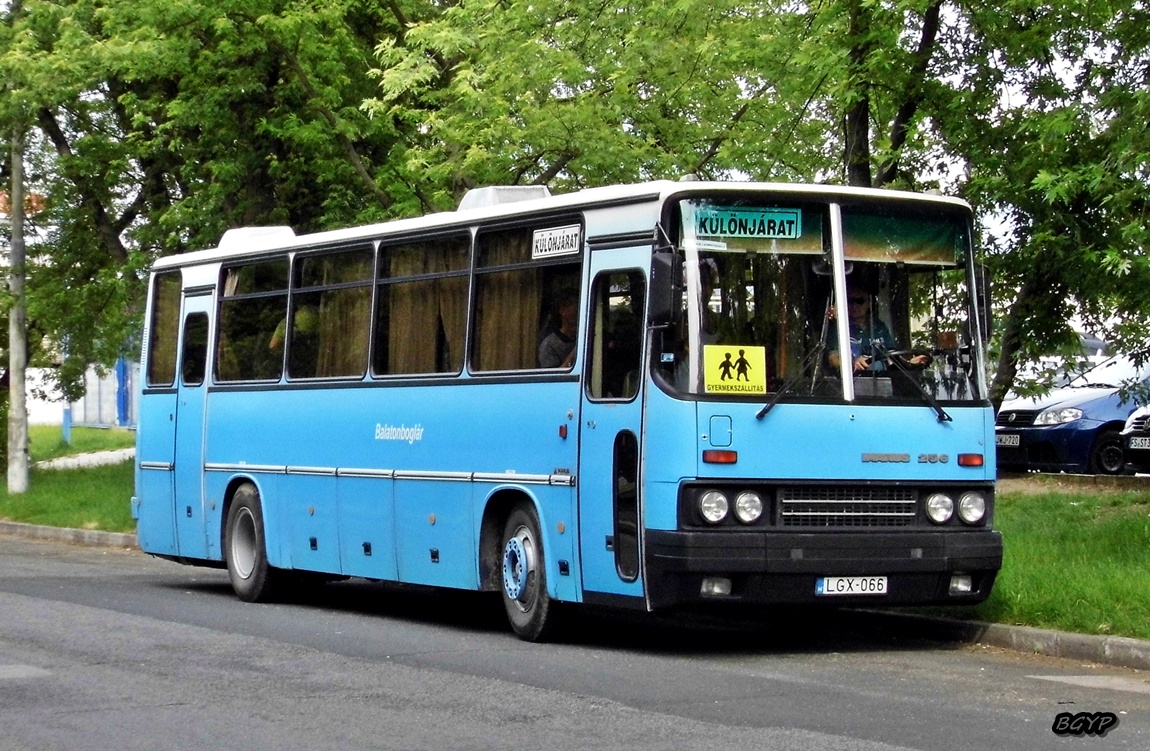 Венгрыя, Ikarus 256.21H № LGX-066
