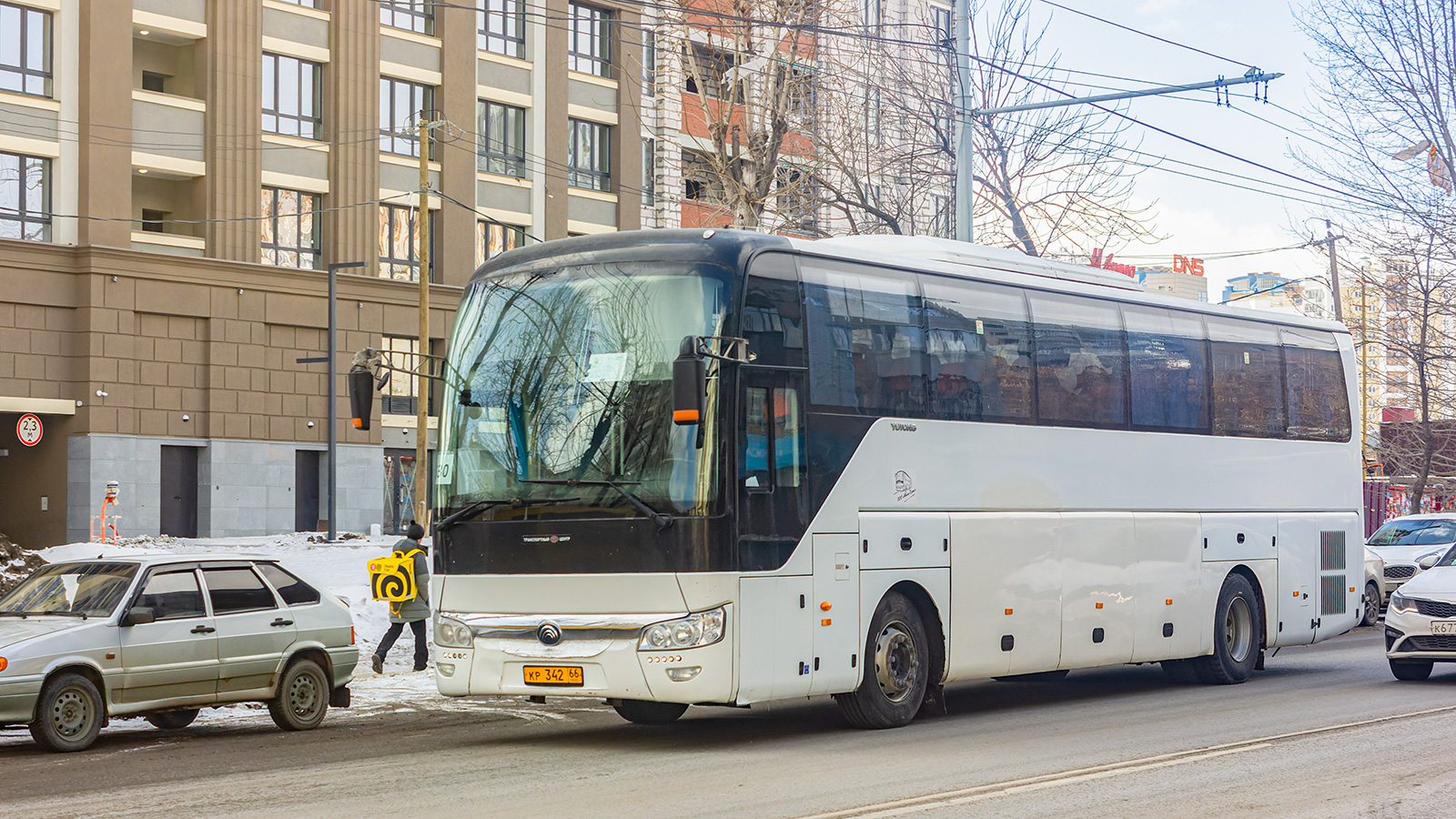Свердловская область, Yutong ZK6122H9 № КР 342 66