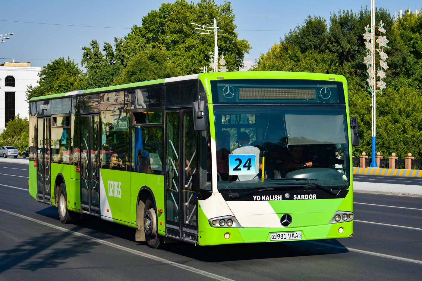 Узбекистан, Mercedes-Benz Conecto II № 02065
