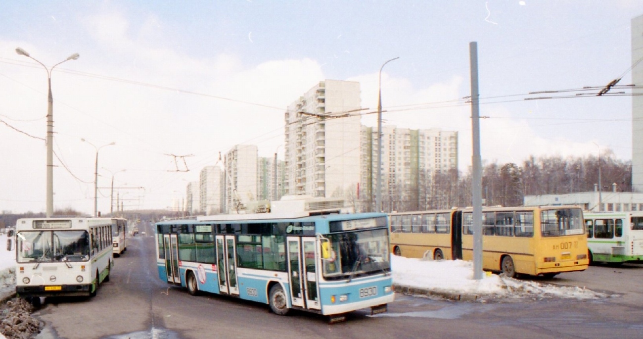 Москва, Ikarus 280.33 № 01569; Москва, ЛиАЗ-5256.25 № 01174