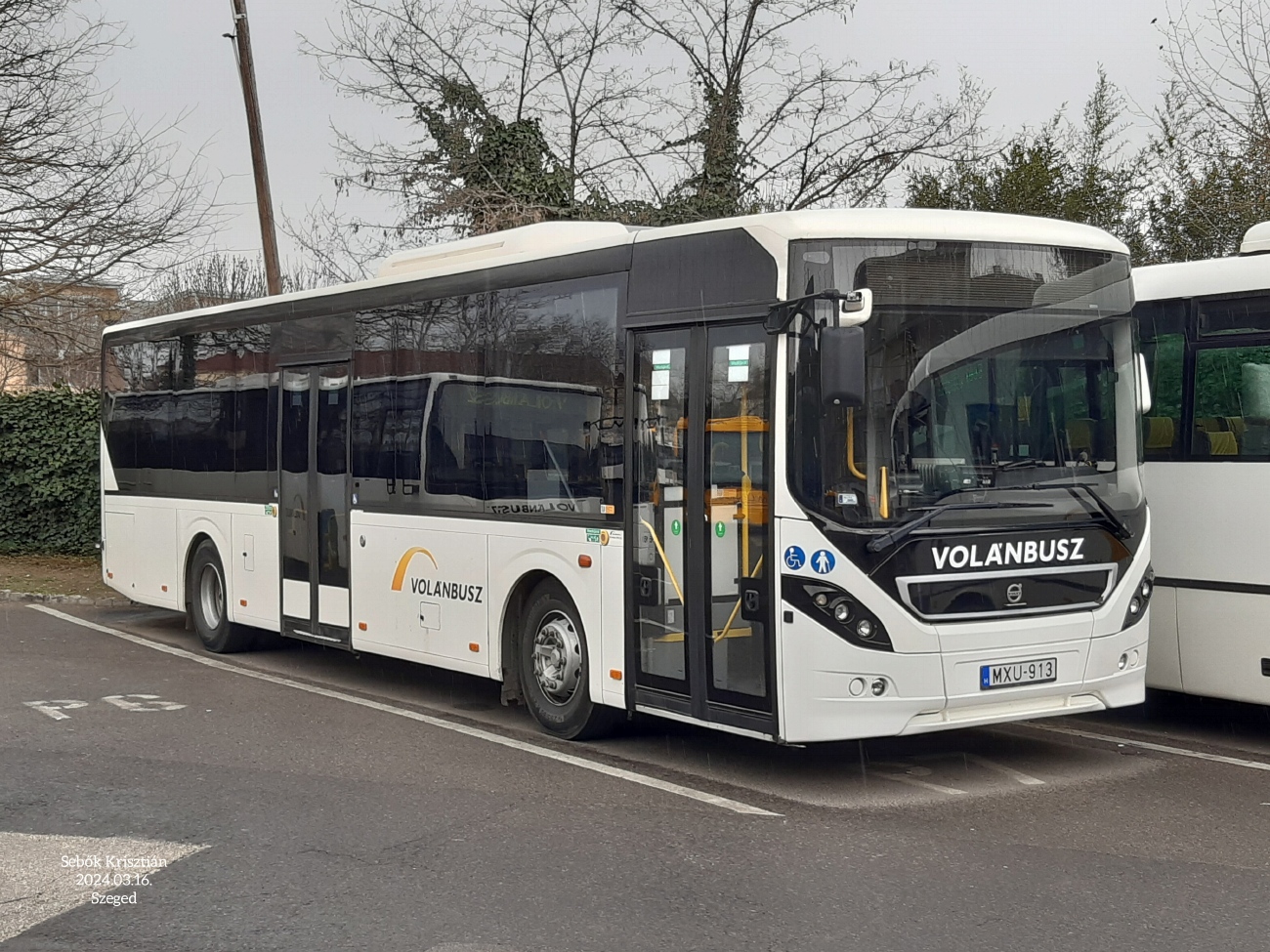 Венгрия, Volvo 8900LE № MXU-913