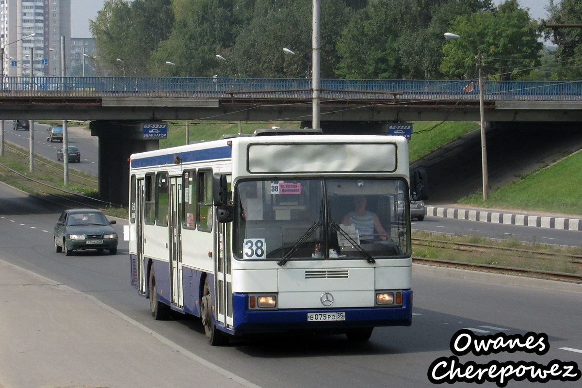 Vologda region, GolAZ-AKA-5225 # В 075 РО 35