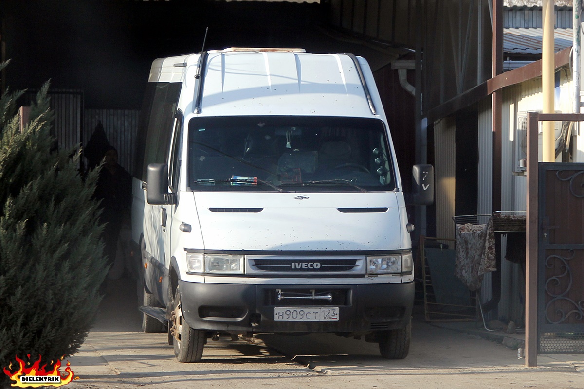 Краснодарский край, IVECO Daily 35C13 № Н 909 СТ 123