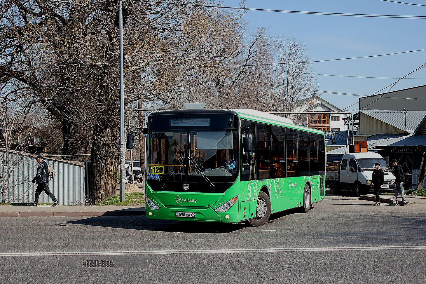 Алматы, Zhong Tong LCK6105HG № 590 EW 02