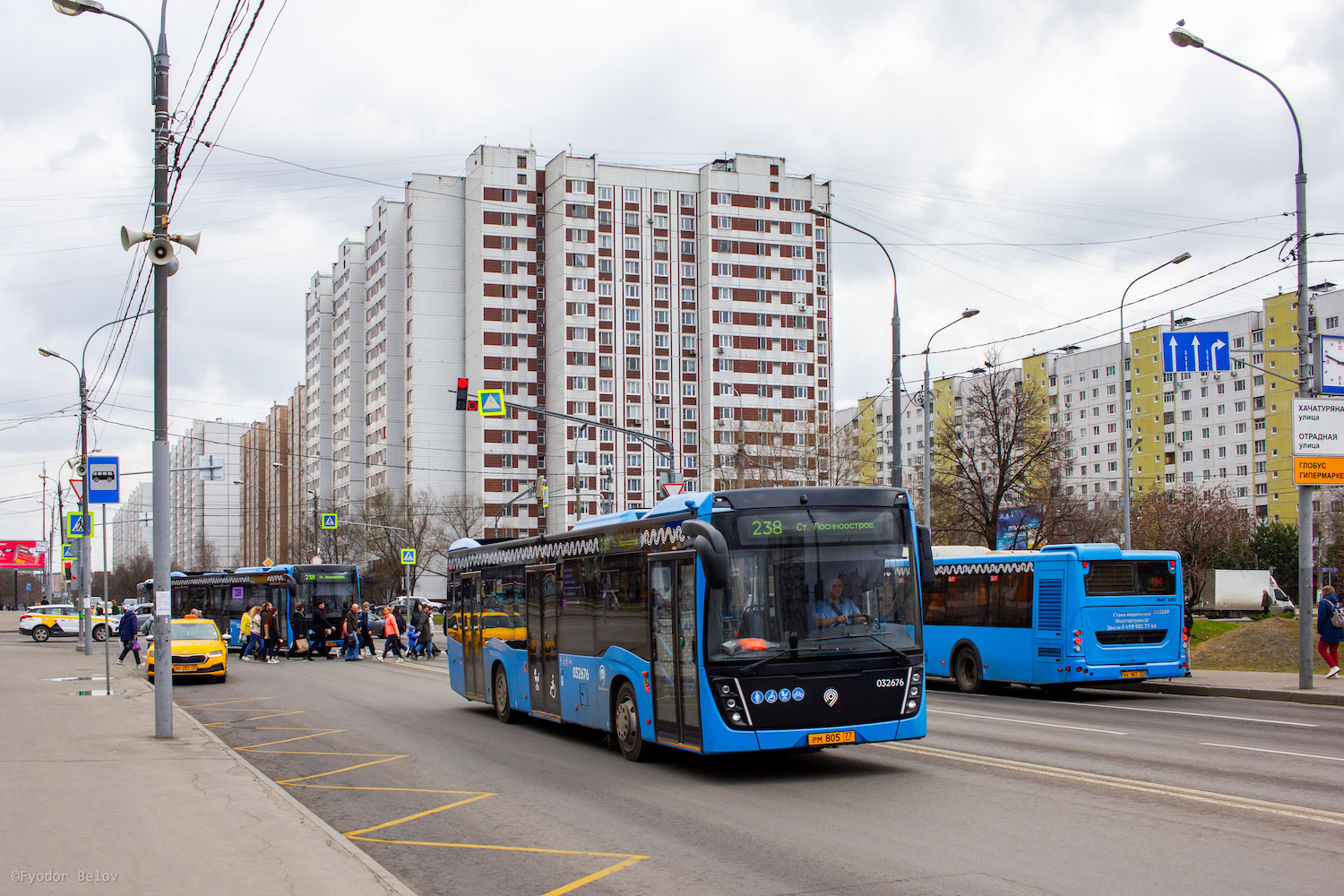 Москва, НефАЗ-5299-40-52 № 032681; Москва, НефАЗ-5299-40-52 № 032676 Москва, НефАЗ-5299-40-52 № 032681; Москва, НефАЗ-5299-40-52 № 032676