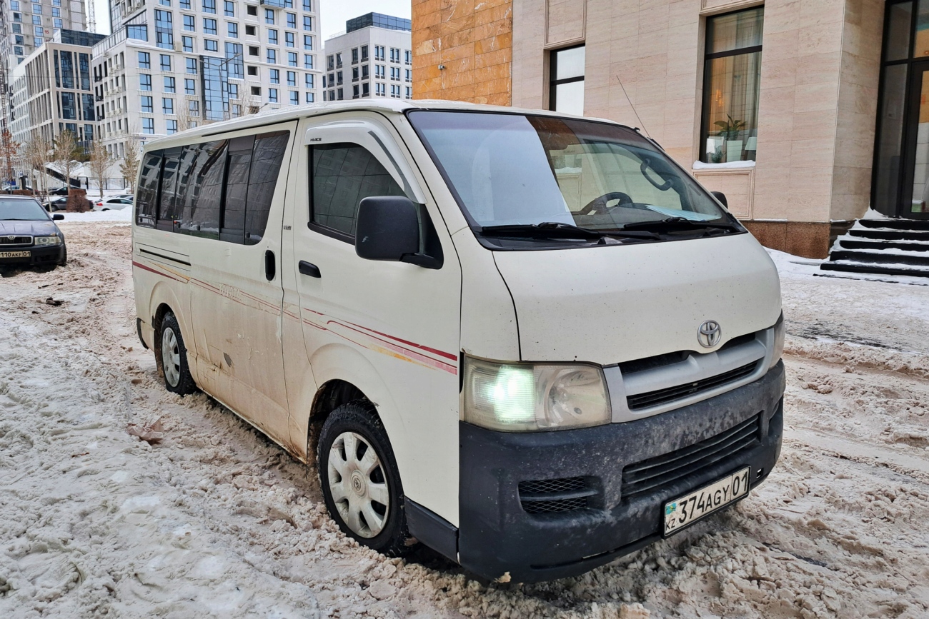 Астана, Toyota HiAce TRH203L № 374 AGY 01