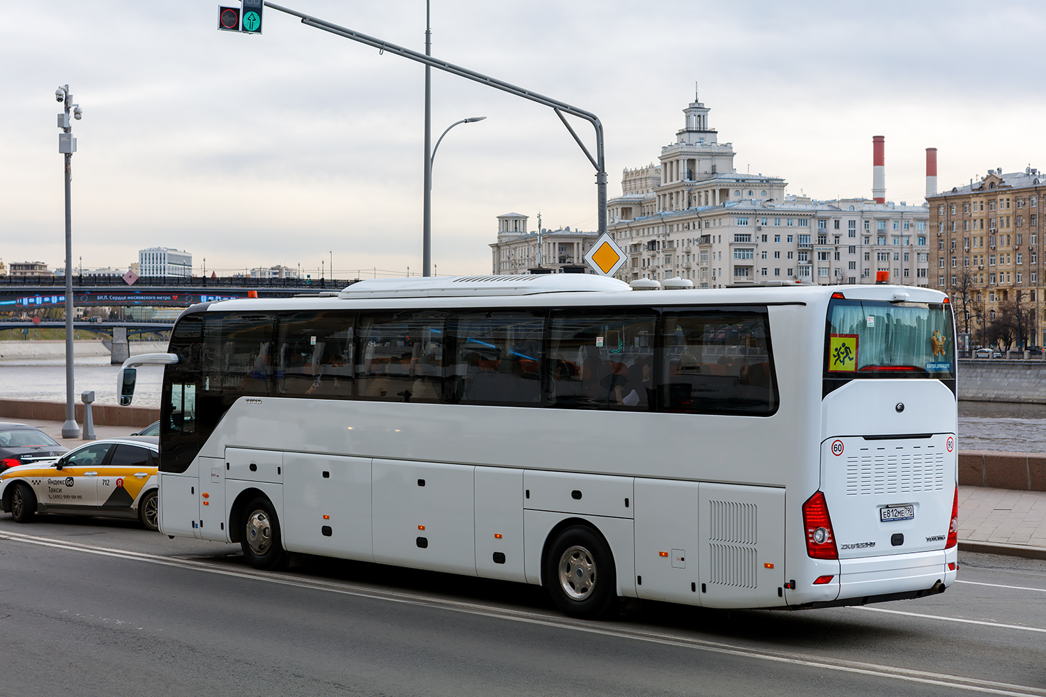 Московская область, Yutong ZK6122H9 № Е 812 МЕ 790