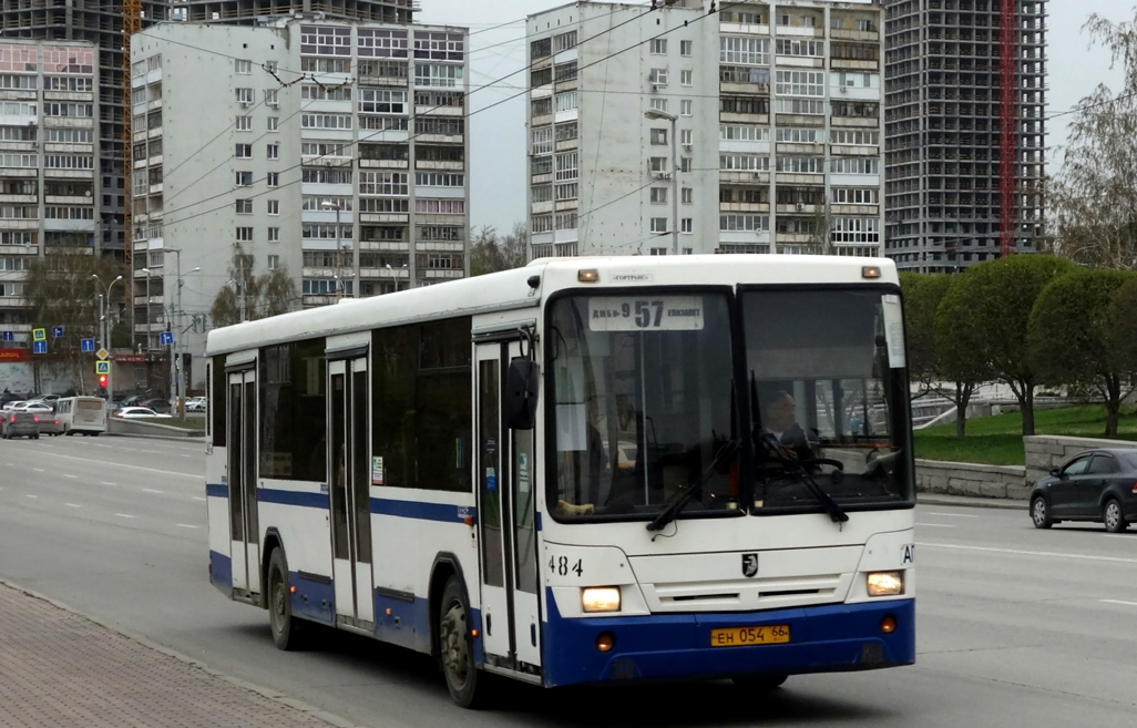 Свердловская область, НефАЗ-5299-20-32 № 484 Свердловская область, НефАЗ-5299-20-32 № 484