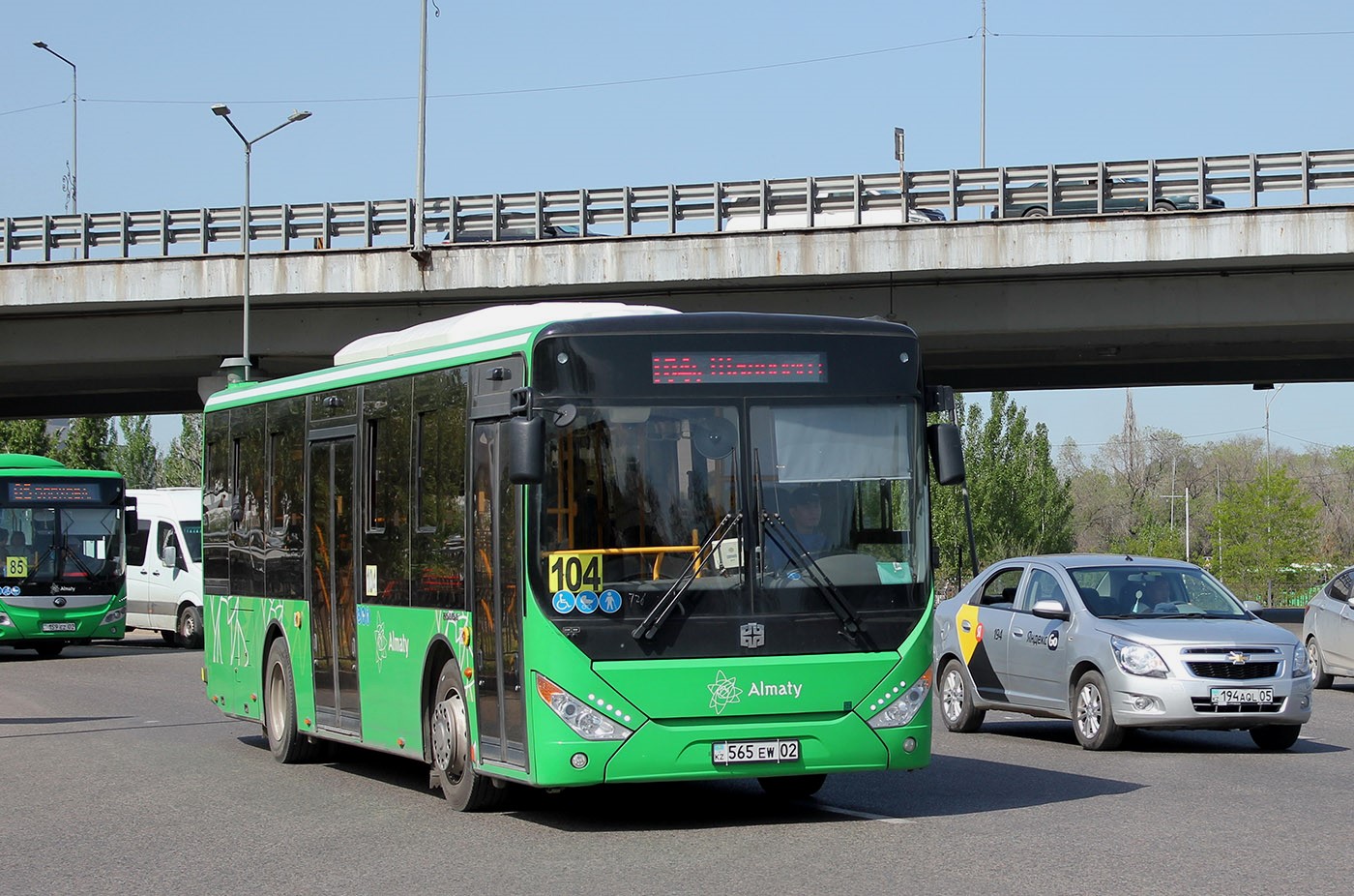 Алматы, Zhong Tong LCK6105HG № 565 EW 02