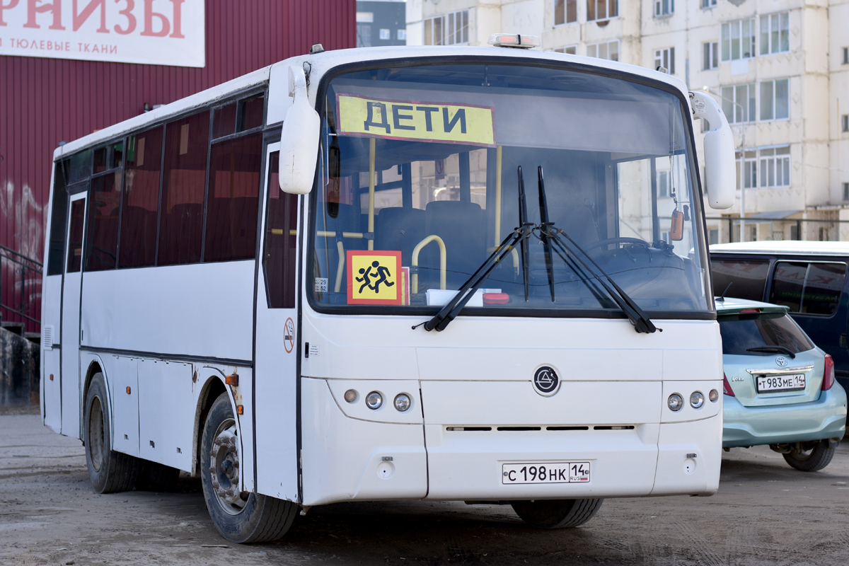 Саха (Якутия), КАвЗ-4235-32 № С 198 НК 14