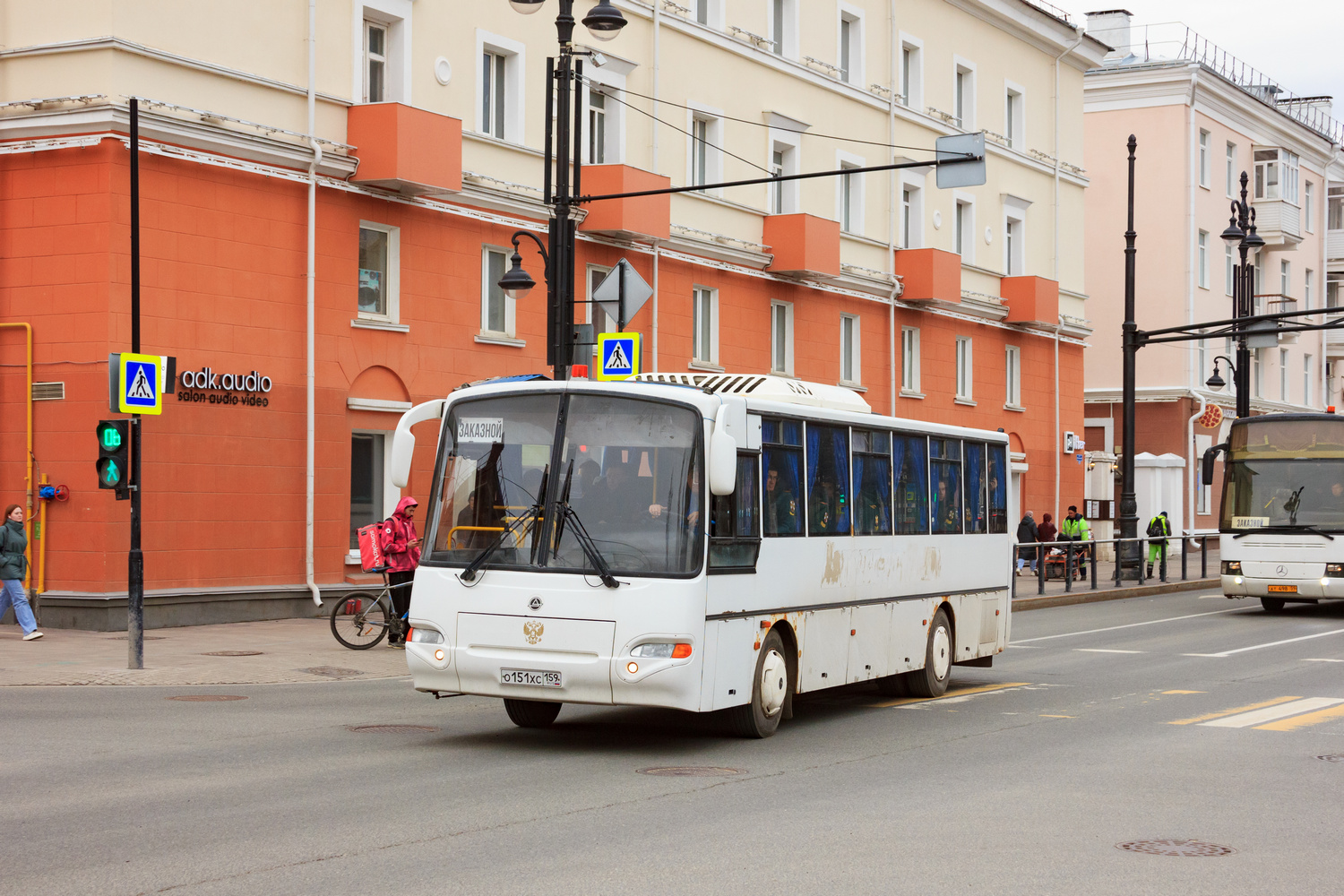 Пермский край, КАвЗ-4238-42 № О 151 ХС 159