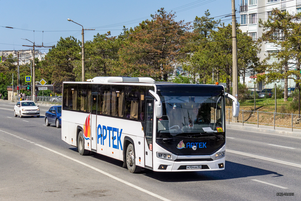 Республика Крым, 628402 “Voyager” № М 704 АК 82