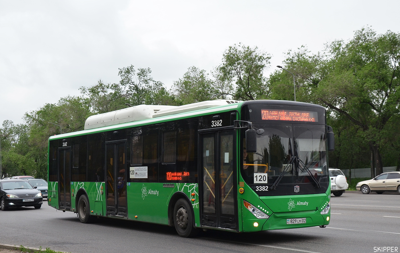 Алматы, Zhong Tong LCK6125HGAN № 3382 Алматы, Zhong Tong LCK6125HGAN № 3382