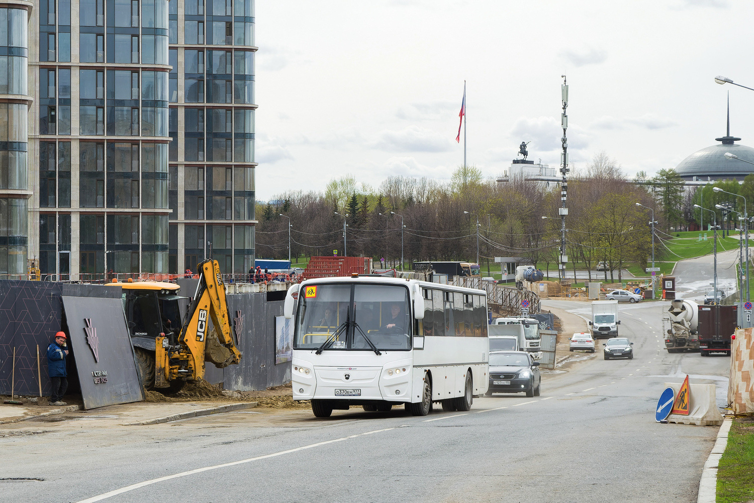 Москва, КАвЗ-4238-61 № О 370 ЕН 977