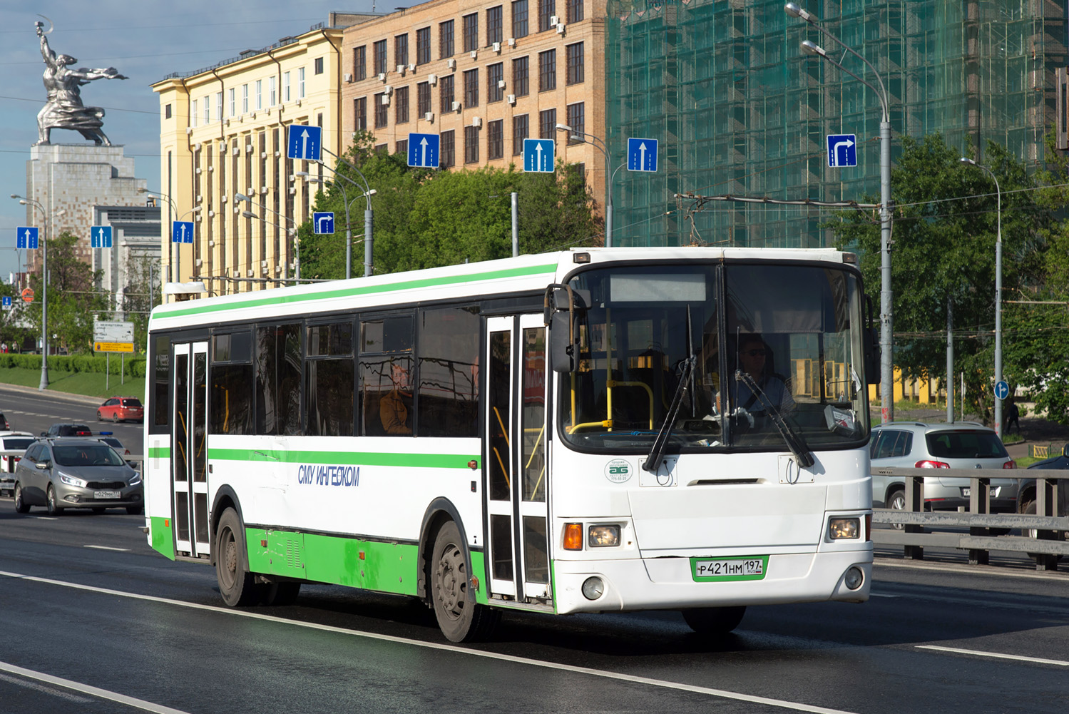 Москва, ЛиАЗ-5256.53-01 № Р 421 НМ 197