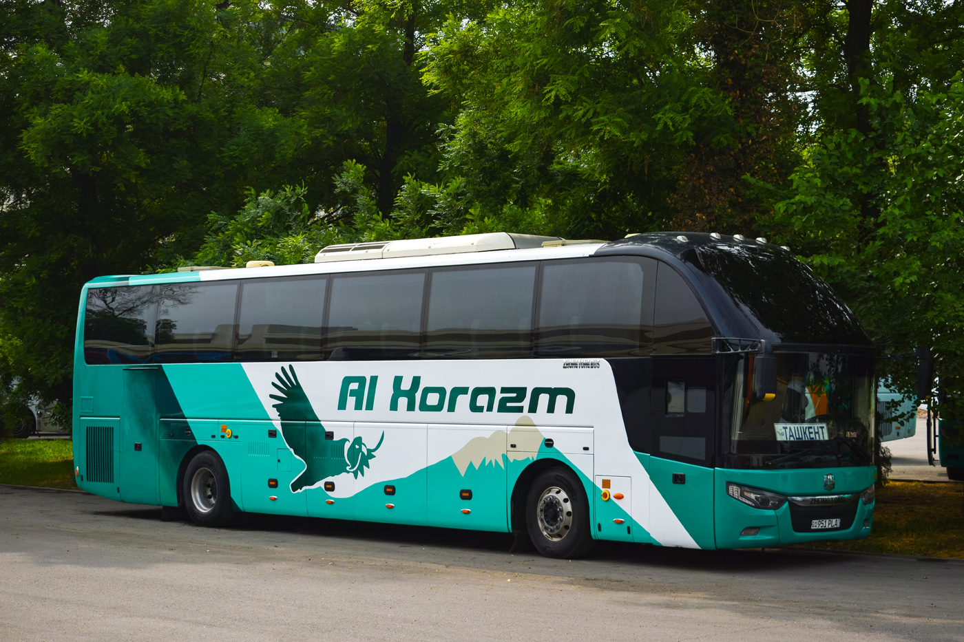 Узбекистан, Zhong Tong LCK6127HGN № 01 951 PLA