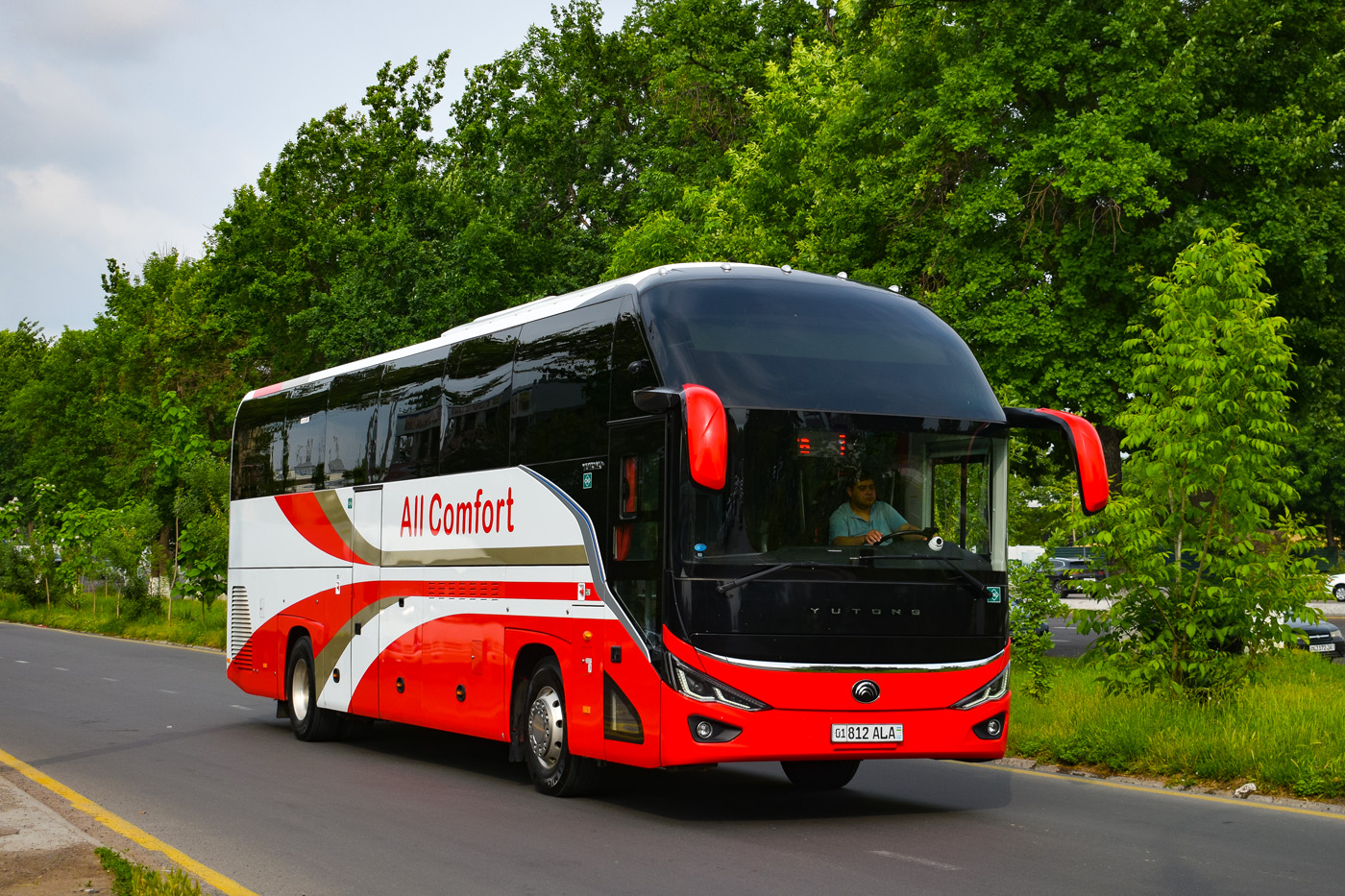 Узбекистан, Yutong C12PRO (ZK6128HN) № 01 812 ALA