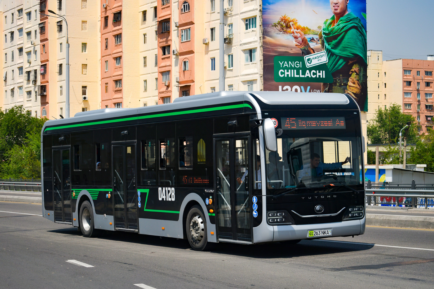 Узбекистан, Yutong ZK6126BEVG № 04128