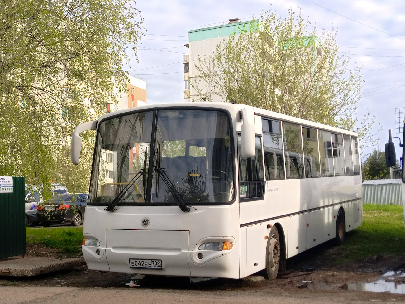 Башкортостан, КАвЗ-4238-61 № Е 042 ВЕ 702